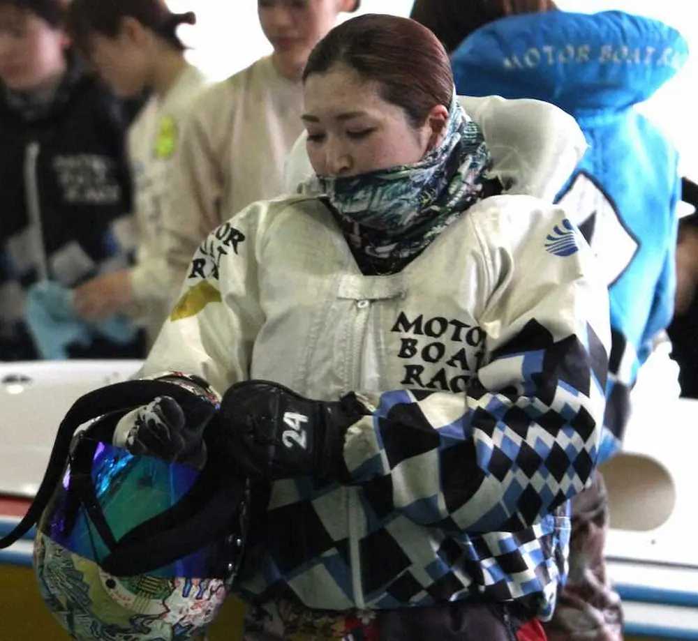 【画像・写真】【福岡ボート　ヴィーナスシリーズ第1戦マクール杯】西橋奈未　先頭走るもペラが浮遊物巻き失速して6着