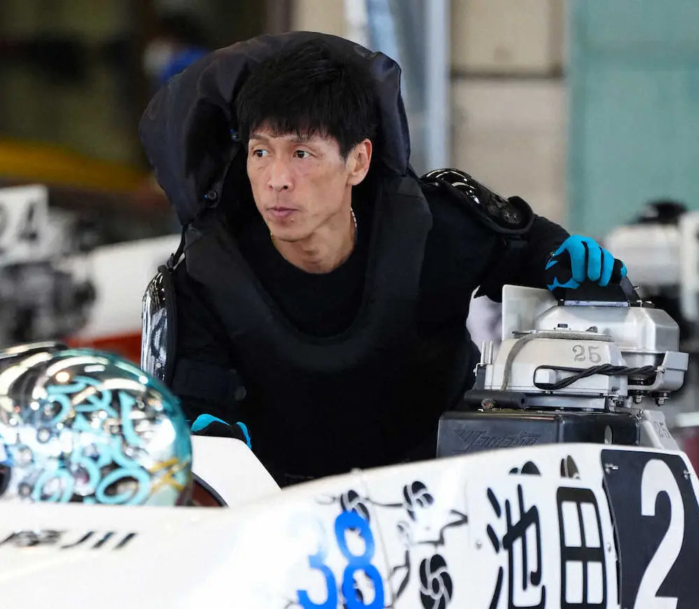 【画像・写真】【多摩川ボート　SG第51回オールスター】2日目12R　池田浩二がしっかり先マイ