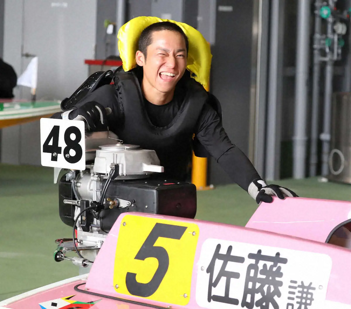 【画像・写真】大分県を背負って津へと乗り込んだ佐藤謙史朗は表情もおちゃめ（撮影・中辻　颯太）　