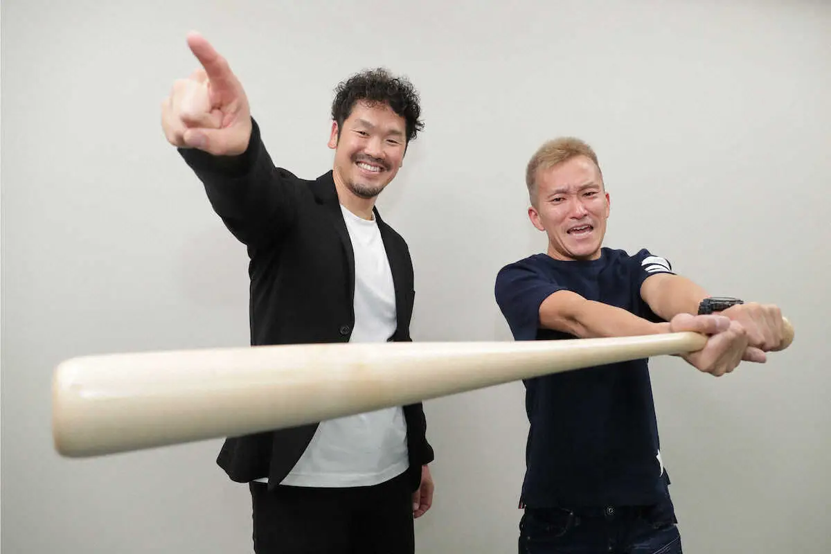 【画像・写真】「グランプリへフルスイング！」とばかりにT－岡田（左）のアドバイスでバットを振る西山貴浩　（撮影・後藤　大輝）
