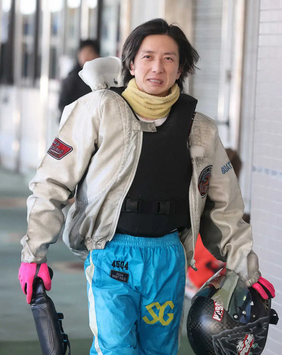 【画像・写真】準決勝戦11Rを終えて戻ってくる前田将太（撮影・椎名　航）