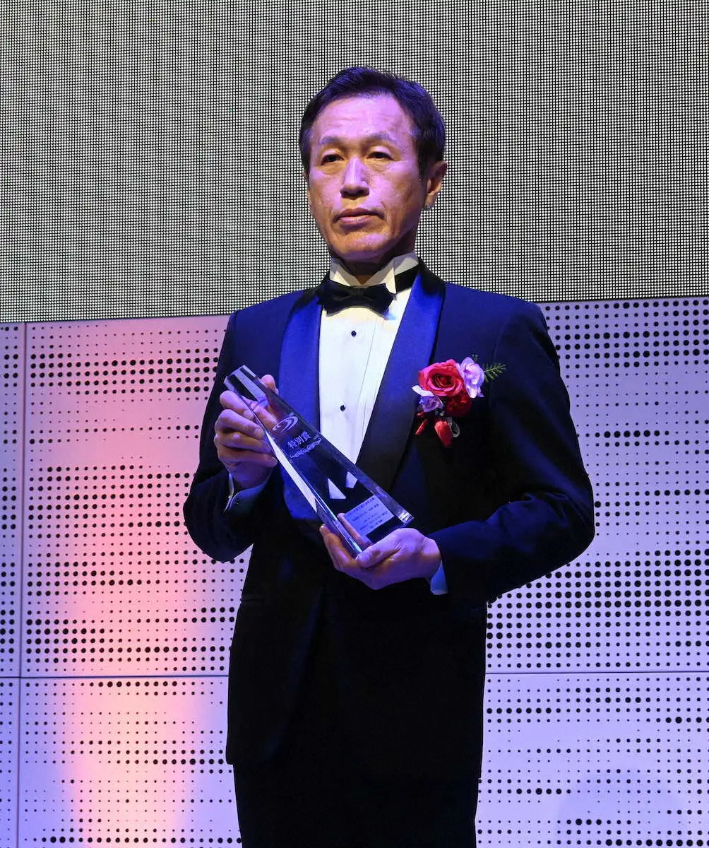 【画像・写真】【ボートレース令和6年優秀選手表彰式典】特別賞の西島義則　通算3000勝、2連対5000回も通過点