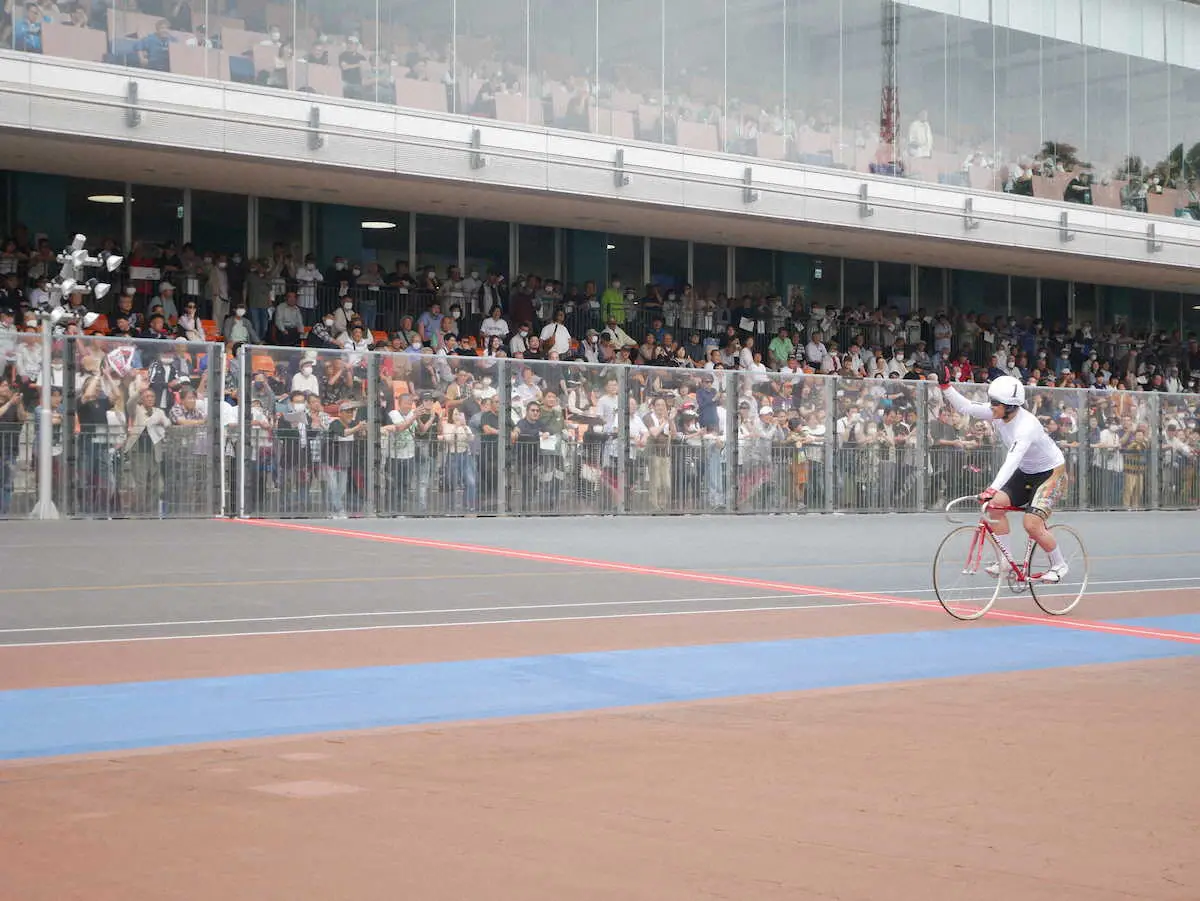 【画像・写真】【宇都宮競輪G3神山雄一郎カップ】神山雄一郎氏が“ラストラン”で力強く捲り“910勝目”