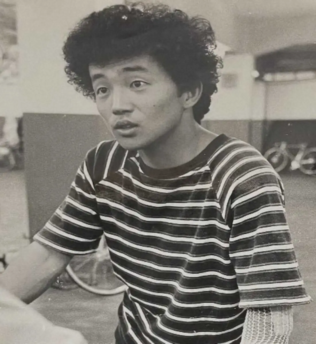 【画像・写真】デビュー後に髪を伸ばした筆者、若いわ～