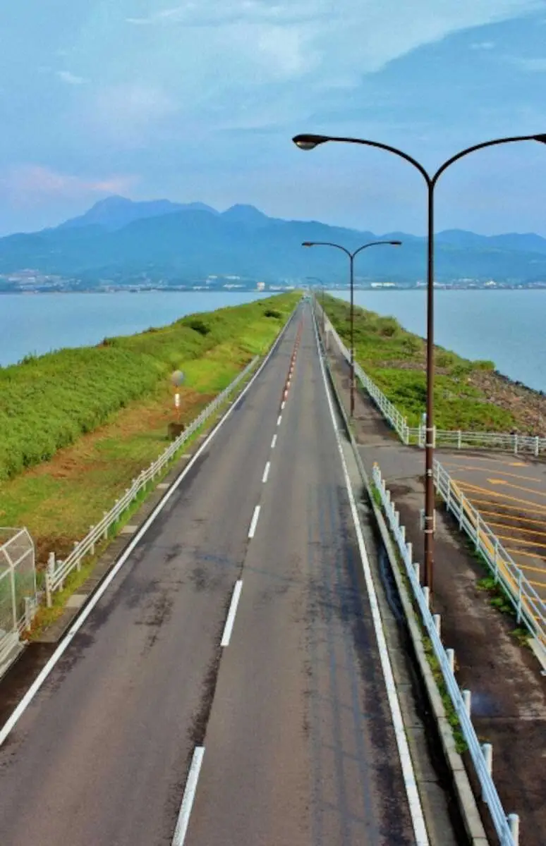 【画像・写真】有明海の堤防沿いの道路を走り込みました