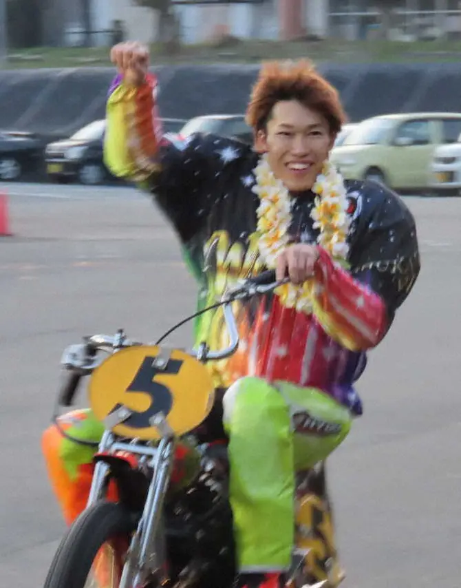 【画像・写真】【飯塚オート　日本選手権】佐藤励がSG2勝目　恩師が授けた“自分のスタート”で有吉辰也狩り