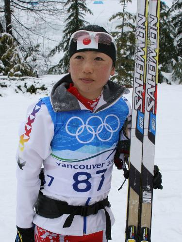 スキー距離の女子３０キロで上位を目指す石田正子
