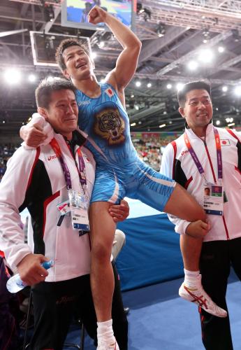 ＜レスリング男子グレコローマン６０キロ級３位決定戦＞銅メダル獲得に歓喜の表情の松本隆太郎