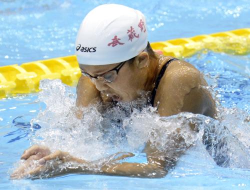 女子２００メートル平泳ぎ決勝　２分25秒04で優勝した渡部香生子