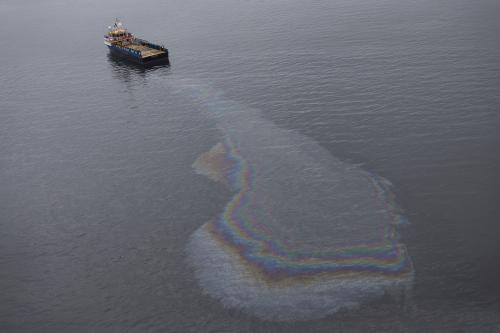 油まみれのグアナバラ湾（ＡＰ）