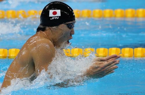 男子２００メートル平泳ぎ決勝で５位になった小関（ＡＰ）