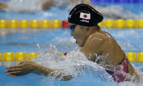 女子２００平泳ぎで金メダルを獲得した金藤（ＡＰ）