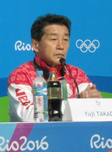 記者会見で、リオ五輪前半戦を総括する日本選手団の高田裕司総監督