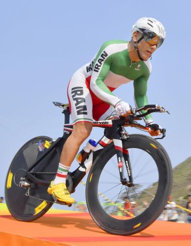 14日、自転車男子個人ロードタイムトライアルに出場したバハマン・ゴルバルネジャド選手