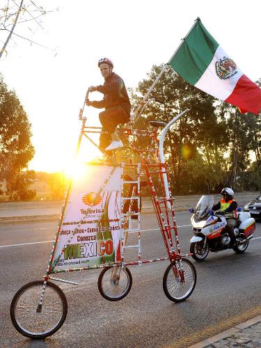 変わった自転車に乗るメキシコサポーター スポニチ Sponichi Annex サッカー