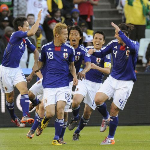 本田が決めた 日本 カメルーンに勝った スポニチ Sponichi Annex サッカー