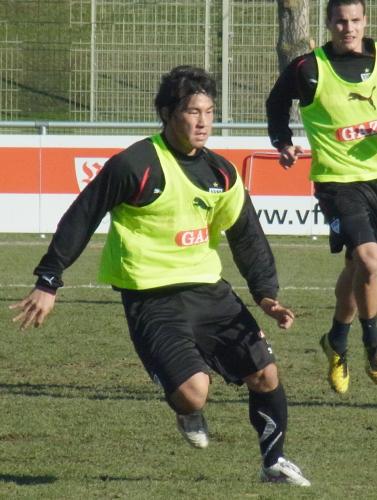 ドイツ１部リーグのシュツットガルトに移籍し、チーム練習に合流した岡崎