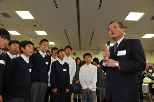 ＪＦＡアカデミー福島の入校式、団結式で話す日本協会の川淵名誉会長