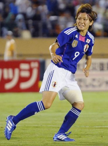 ＜日本代表―なでしこリーグ選抜＞前半、２点目のゴールを決めた川澄