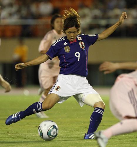 ＜サッカー　なでしこジャパン・なでしこＬ選抜＞前半、２点目のゴールを決めた川澄
