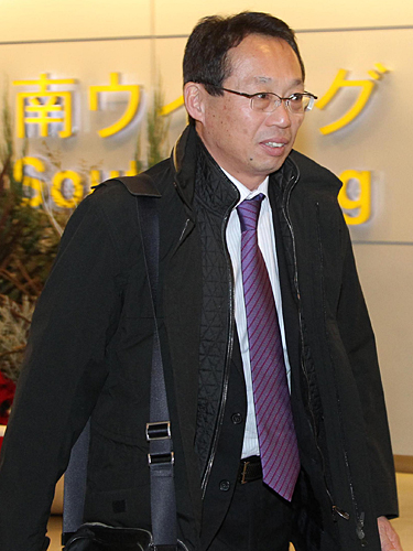 中国Ｓリーグの杭州緑城の監督に就任し、日本に帰国した岡田氏