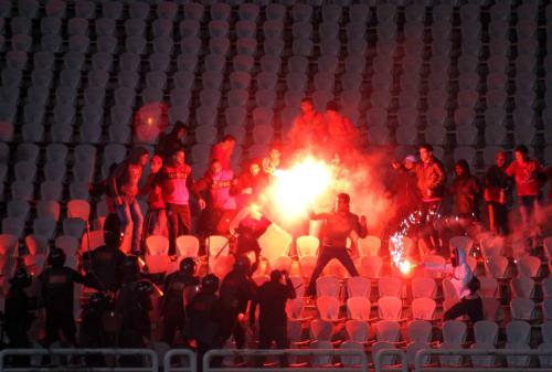 ＜アルマスリ・アルアハリ＞試合終了後に観客による暴動が発生した