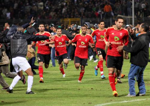 観客暴動 ７４人死亡 エジプトのサッカー場で 戦争 スポニチ Sponichi Annex サッカー