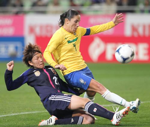 ＜日本・ブラジル＞後半４４分、なでしこジャパン・菅沢がチームを優勝に導く４点目のゴール