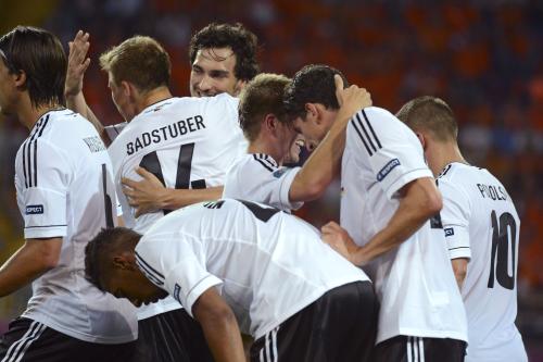 ＜オランダ・ドイツ＞オランダに勝利し喜ぶドイツ代表イレブン