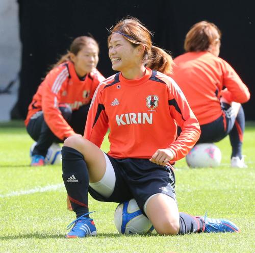 日本女子代表練習で笑顔の川澄