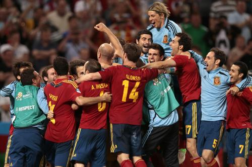 ＜ポルトガル０―０(PK2-4)スペイン＞決勝進出が決まり喜ぶスペイン代表の選手たち