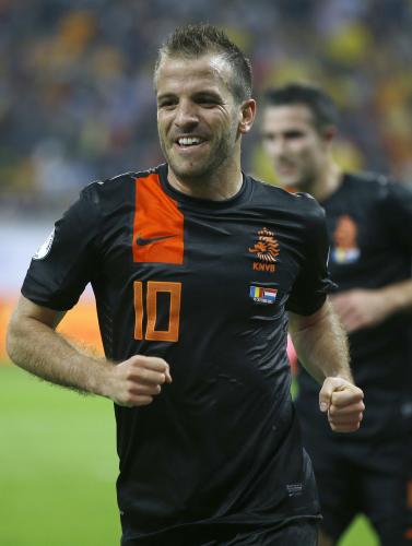 ＜オランダ４―１ルーマニア＞チーム３点目となるＰＫ弾を決めたオランダ代表ＭＦファンデルファールト