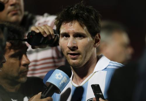 ＜チリ・アルゼンチン＞試合後のインタビューに応えるアルゼンチン代表のＦＷメッシ
