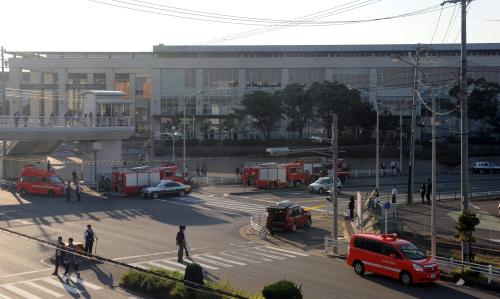 乗用車が１台炎上する交通事故が発生したフットサル日本代表練習場前の交差点