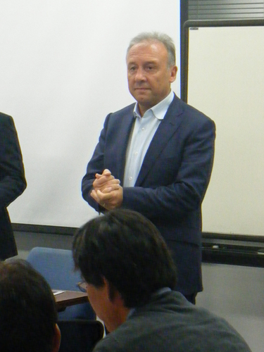 Ｓ級講習会で講師を務める日本代表のザッケローニ監督