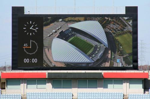 三菱電機が「埼玉スタジアム２００２」に納入した大型映像装置