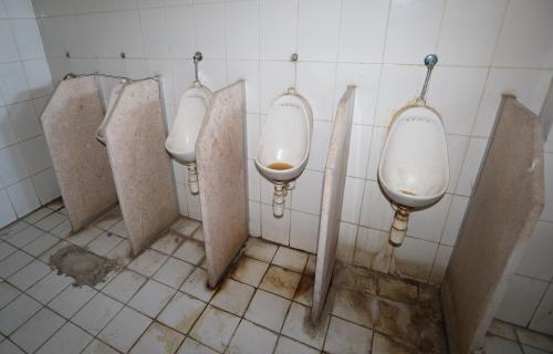 ヨルダンのキング・アブドラ競技場内のトイレはとても汚かった…