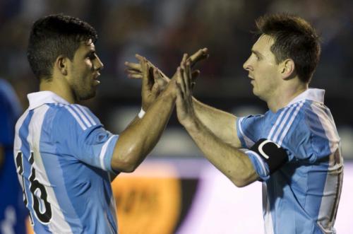 ＜グアテマラ０―４アルゼンチン＞ハットトリックを含む全得点に絡む活躍をしたアルゼンチン代表のメッシ（右）