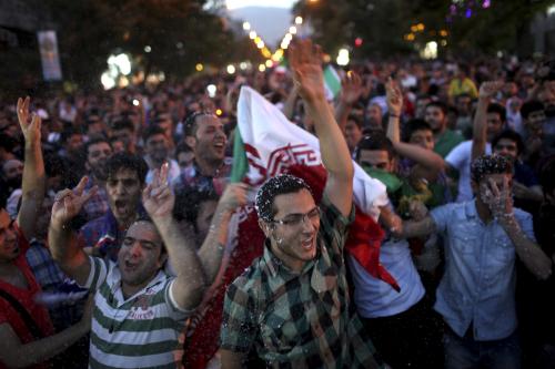 Ｗ杯出場決定を喜ぶテヘラン市民
