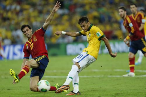＜ブラジル・スペイン＞前半終了間際、左足を振り抜き貴重な追加点を決めたブラジル代表ＦＷネイマール
