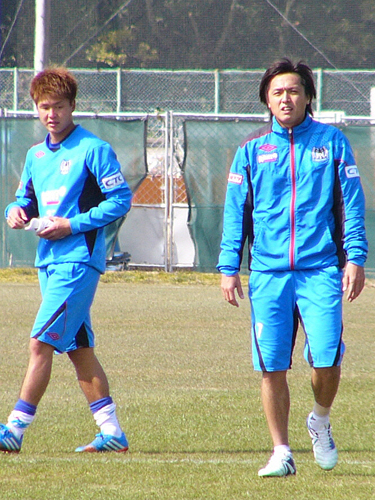 別メニューで調整したＧ大阪ＭＦ遠藤（右）は、３月１日の開幕・浦和戦出場へ意気込む