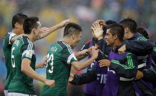 ＜メキシコ・カメルーン＞Ｗ杯初戦に勝利して勝ち点３を上げたメキシコイレブン（ＡＰ）