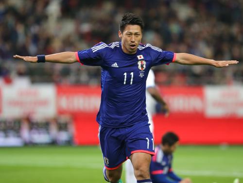 アジア・カップ日本代表に選出された豊田。ホンジュラス戦では後半２４分にチーム５点目となるゴールを決め、飛行機ポーズ
