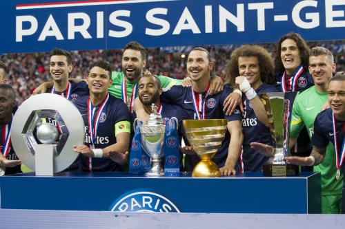 フランス杯優勝を飾り、初の国内３冠を達成したパリSG（ＡＰ）