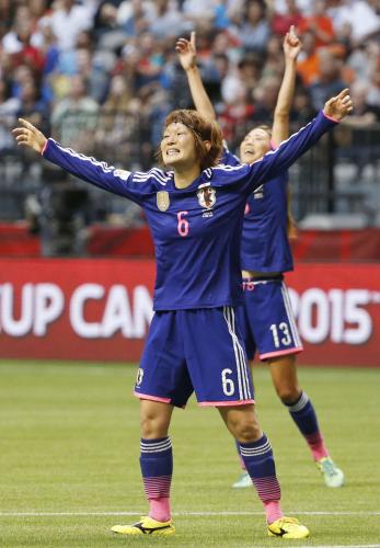日本―オランダ　後半、２点目のゴールを決め喜ぶ阪口（６）