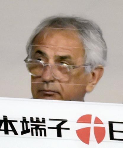 湘南―名古屋戦を視察するサッカー日本代表のハリルホジッチ監督