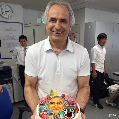 ハリルホジッチ監督の６４歳の誕生日を祝う画像がＪＦＡ公式ソーシャルメディアに掲載された（日本サッカー協会提供）