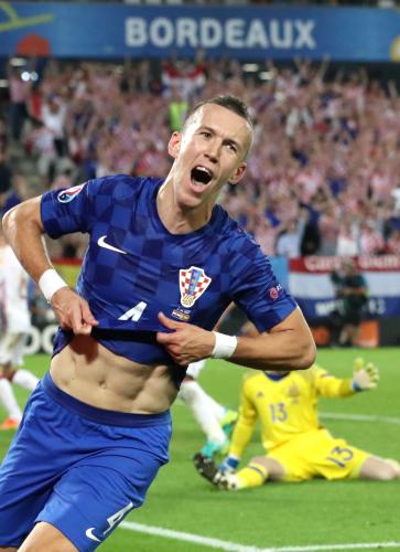 スペイン戦で決勝ゴールを決め喜ぶクロアチア代表ｍｆペリシッチ ａｐ スポニチ Sponichi Annex サッカー