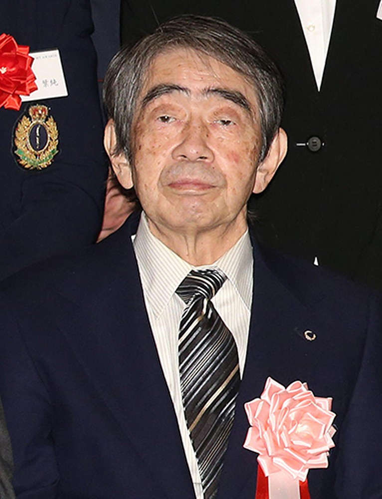 １６年１月、日本スポーツ賞表彰式に出席した岡野俊一郎さん