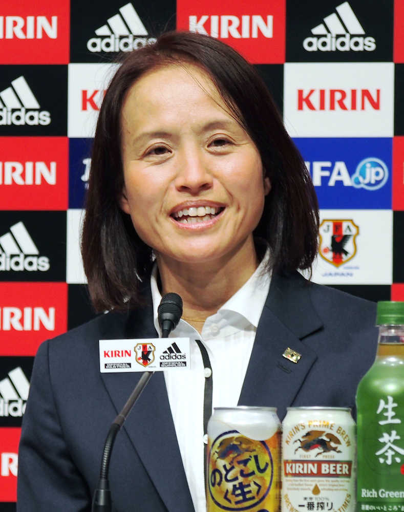 アルガルベ・カップに臨む「なでしこジャパン」のメンバーを発表するサッカー女子日本代表の高倉麻子監督
